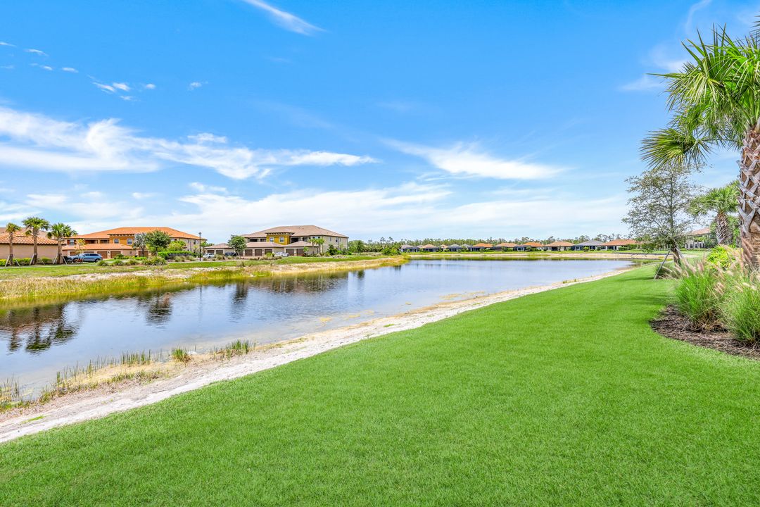 9650 Montelanico Loop #102, Naples, FL 34119