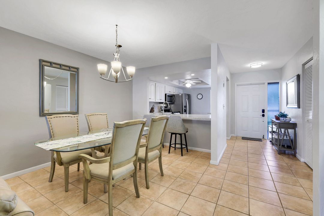 960 Palm View Dr #209, Naples, FL 34110