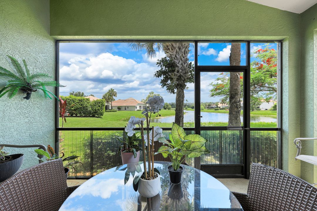 2010 Fairmont Ln, Naples, FL 34120