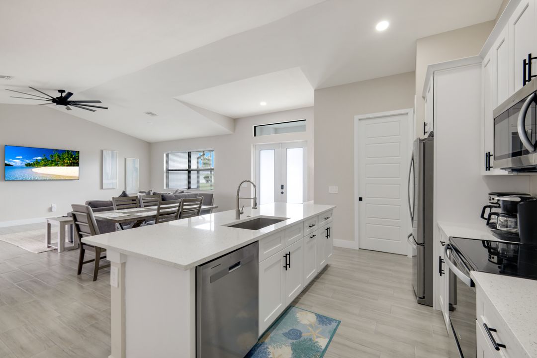 2305 SW 32nd St, Cape Coral, FL 33914