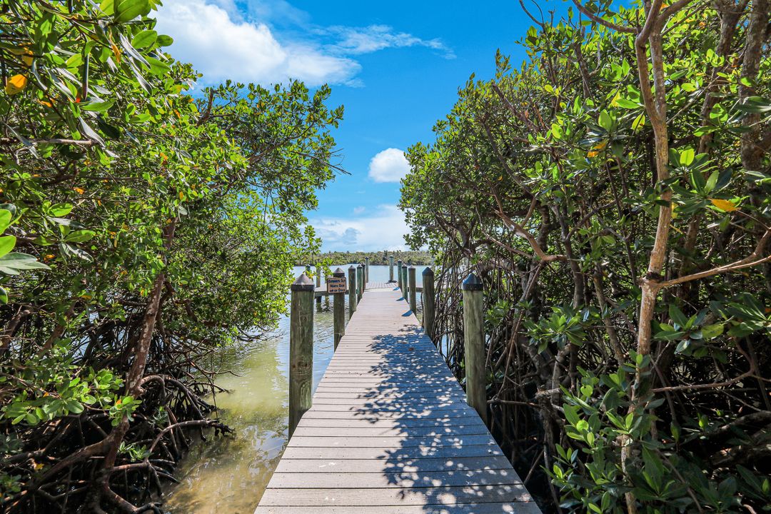 16211 Captiva Dr, Captiva, FL 33924
