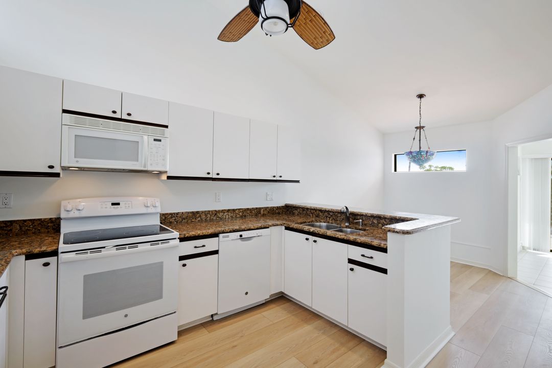 2270 Anchorage Ln #C, Naples, FL 34104