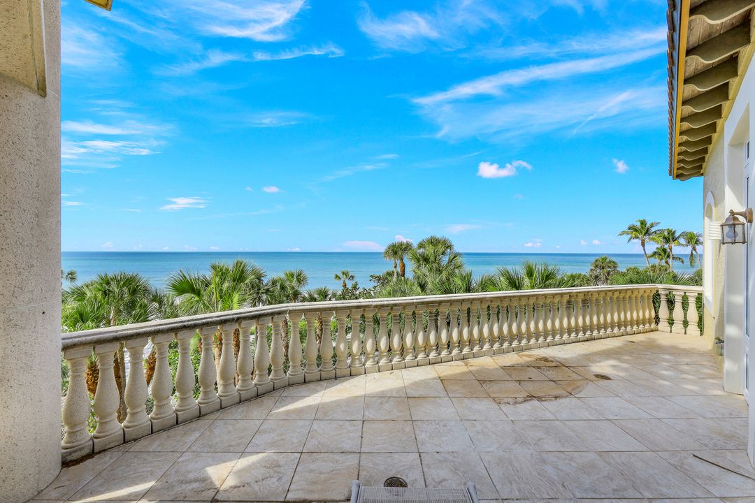 7425 Bay Colony Dr, Naples, FL 34108