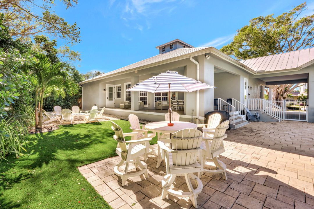 5288 Sand Dollar Ln, Naples, FL 34103