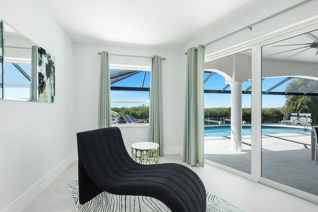 3624 Surfside Blvd, Cape Coral, FL 33914