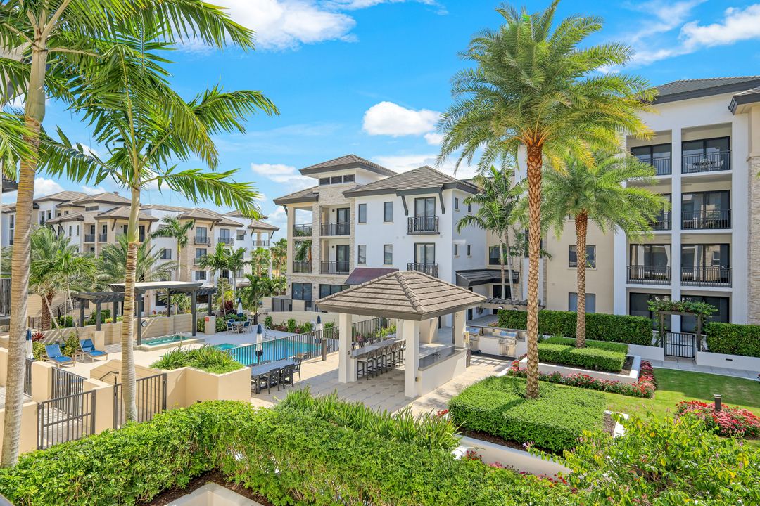 1035 3rd Ave S #314, Naples, FL 34102