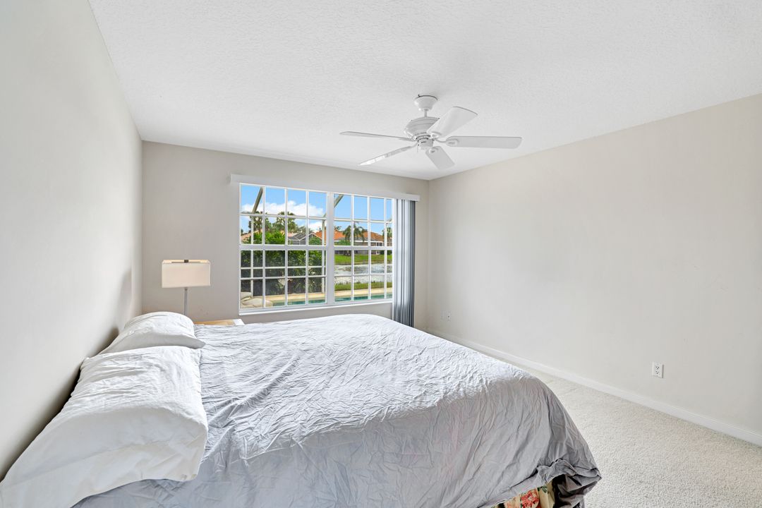 4307 Redonda Ln, Naples, FL 34119
