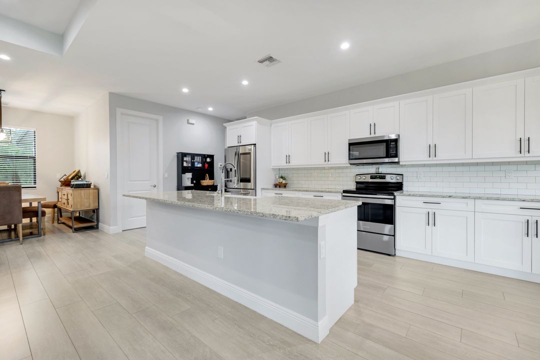 763 35th Ave NW, Naples, FL 34120