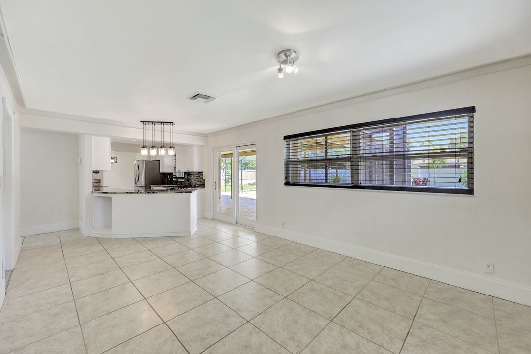 124 Flame Vine Dr, Naples, FL 34110