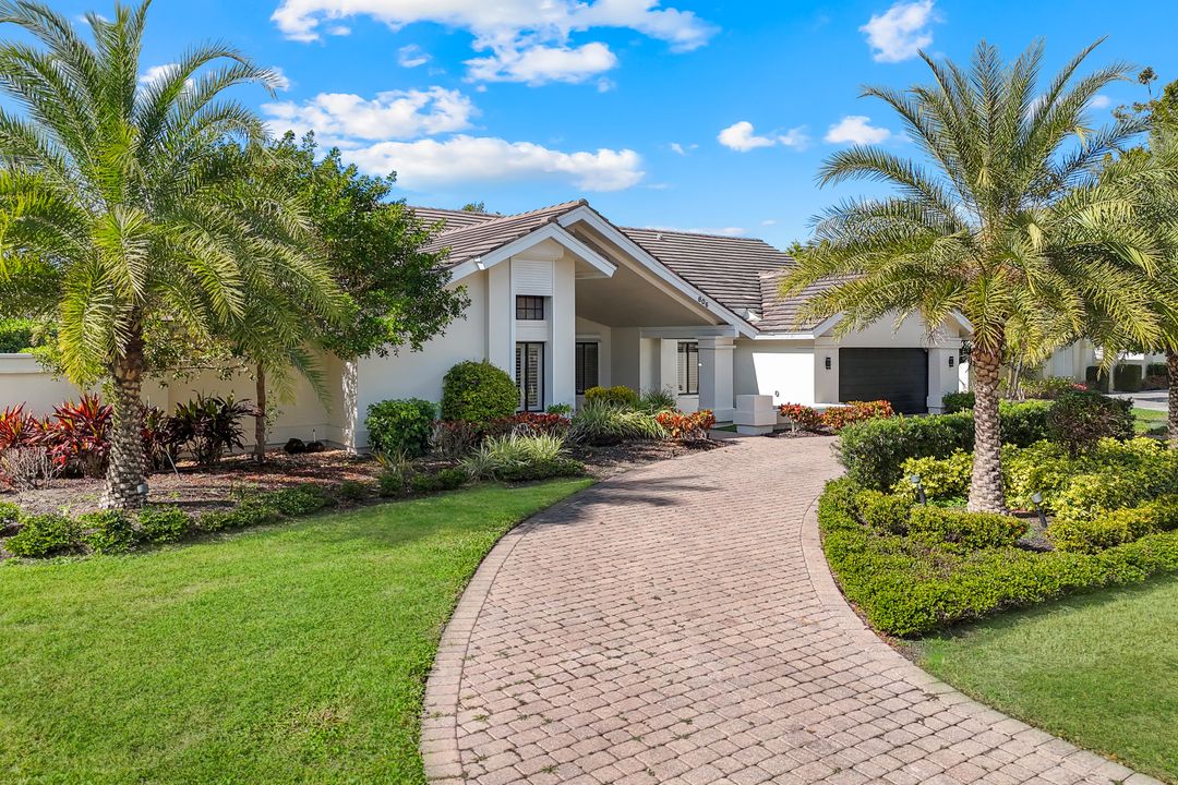 806 Knoll Wood Ct, Naples, FL 34108