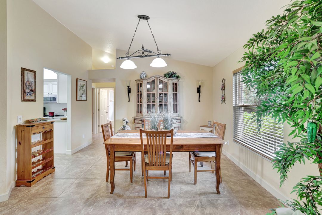 660 20th St SE, Naples, FL 34117