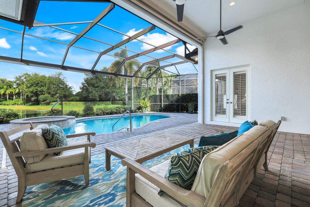 5799 Hammock Isles Dr, Naples, FL 34119