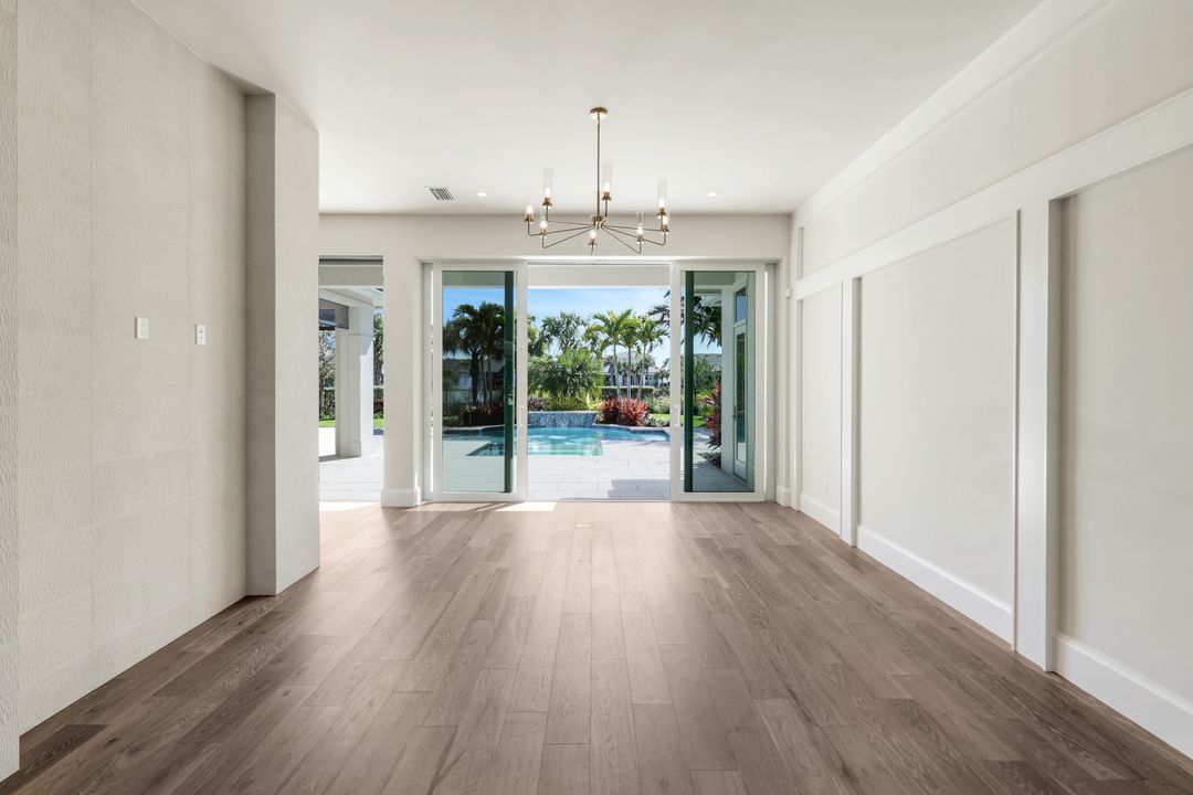 16716 Enclave Cir, Naples, FL 34110