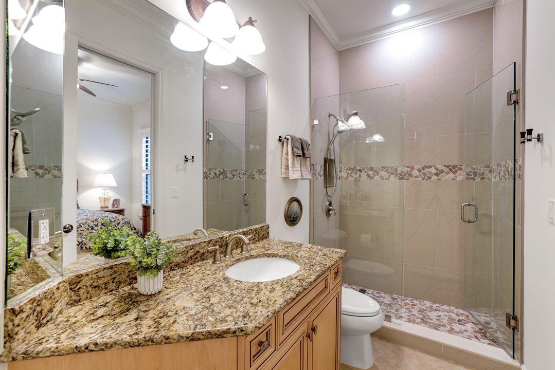 7523 Moorgate Point Way, Naples, FL 34113