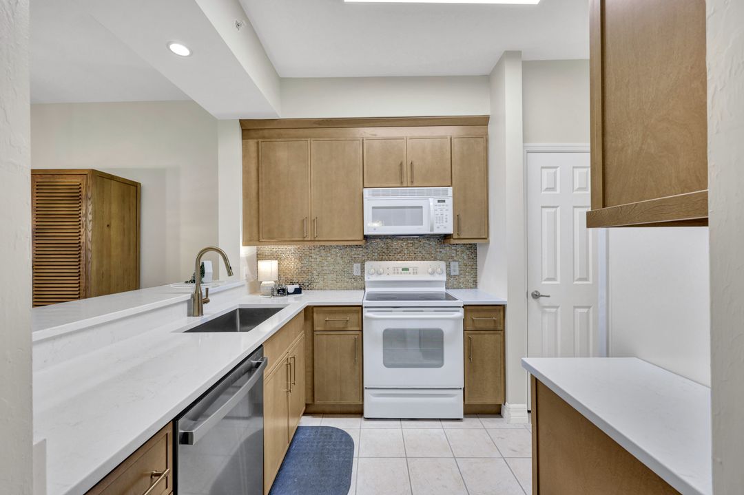 3970 Loblolly Bay Dr #106, Naples, FL 34114