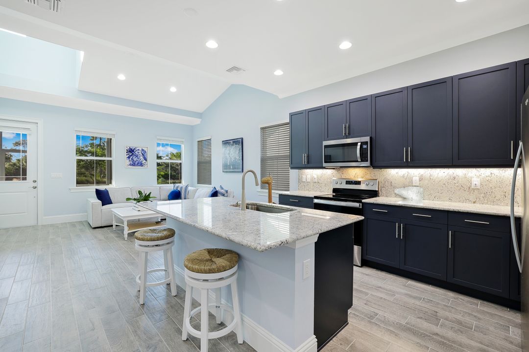 7139 Cayo Coco Ln, Naples, FL 34113