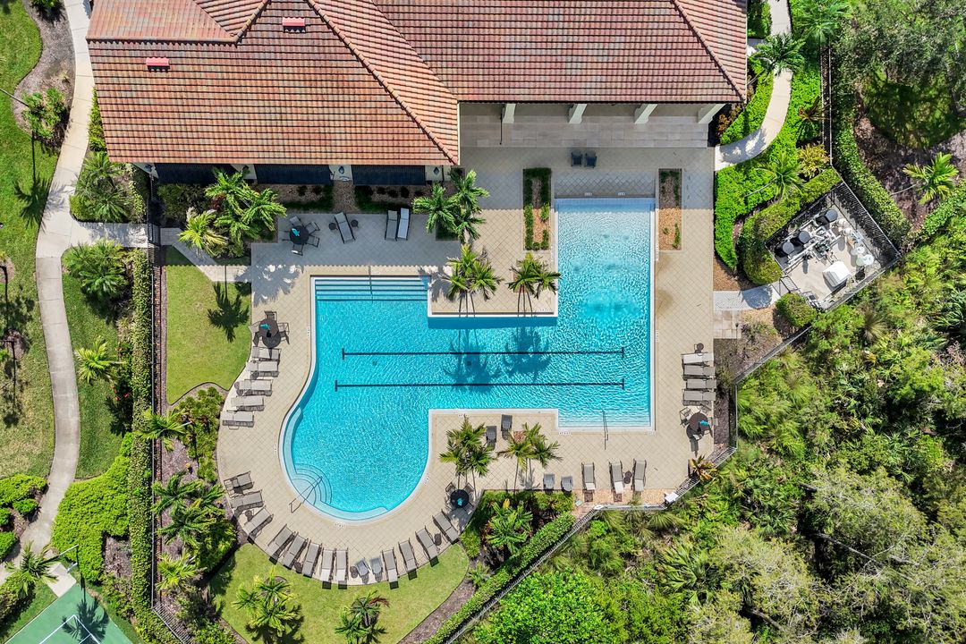 4244 Raffia Palm Cir, Naples, FL 34119
