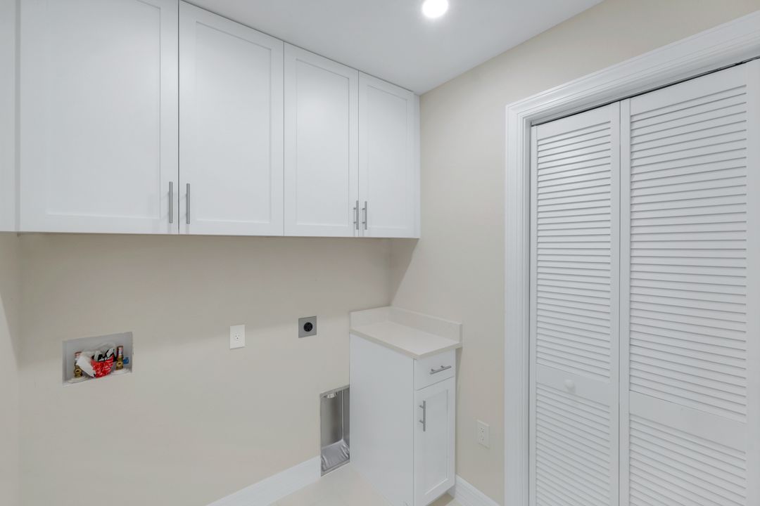 280 Antilles Wy E #101, Naples, FL 34112