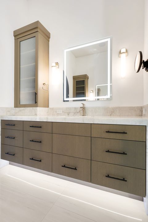 476 Palm Cir W, Naples, FL 34102