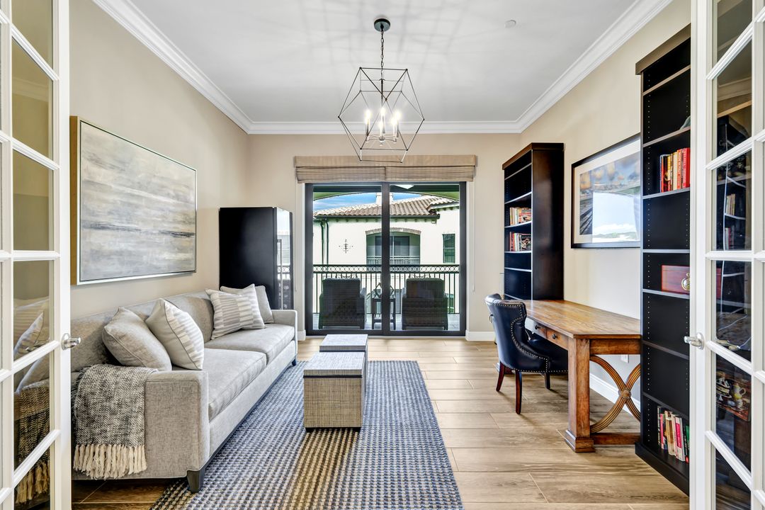 16387 Viansa Wy #302, Naples, FL 34110