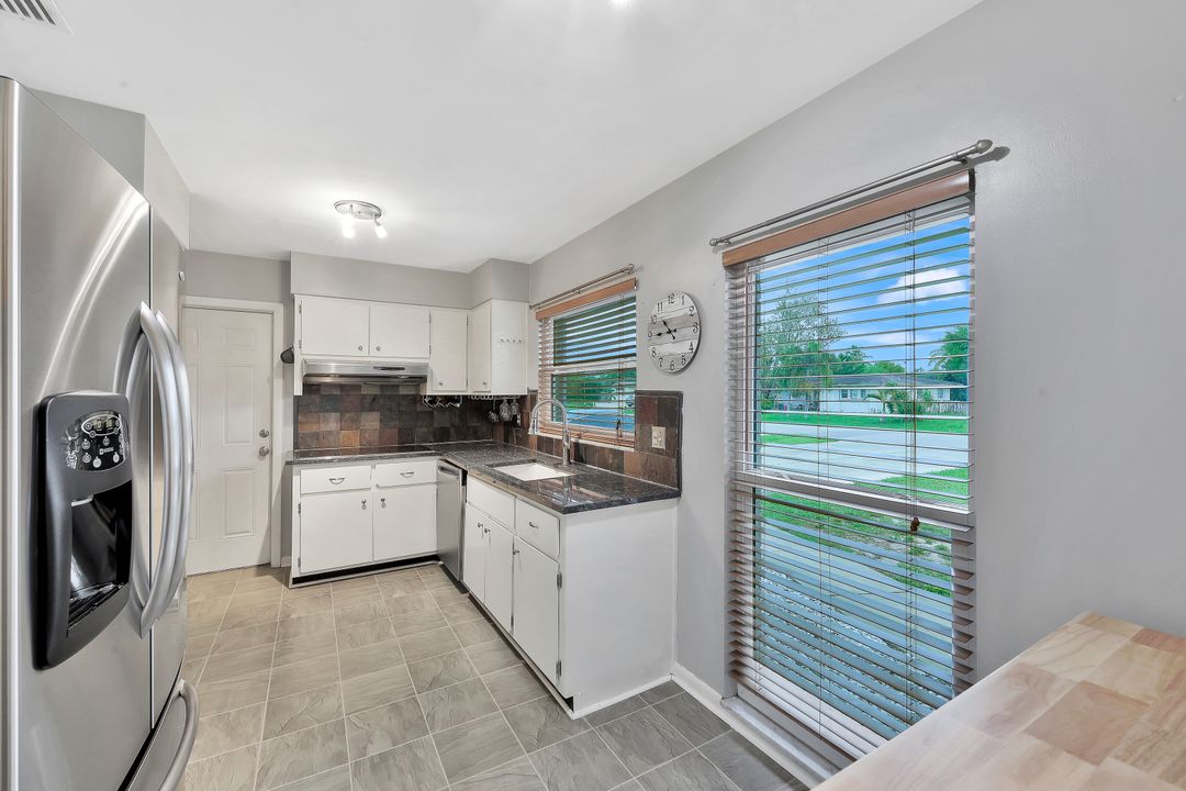 2201 41st Terrace SW, Naples, FL 34116