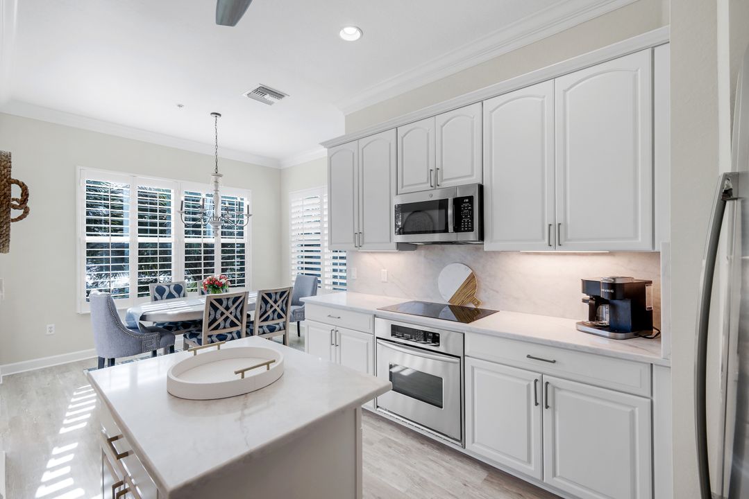 9201 Quartz Ln #202, Naples, FL 34120