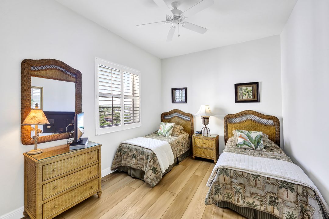 460 Launch Cir #604, Naples, FL 34108