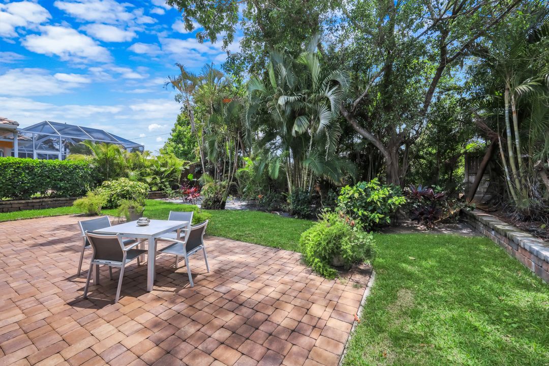 630 109th Ave N, Naples, FL 34108