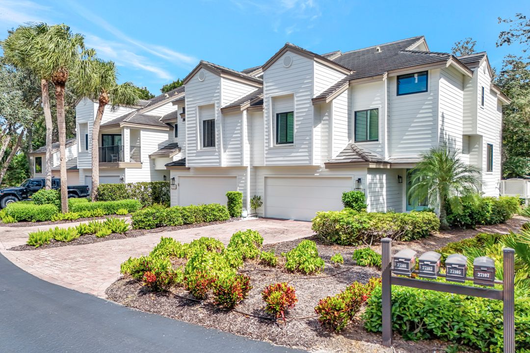 27105 Oakwood Lake Dr, Bonita Springs, FL 34134