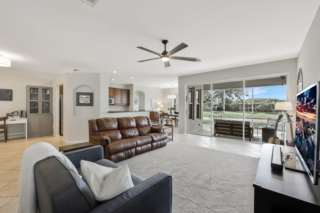 8301 Laurel Lakes Way, Naples, FL 34119