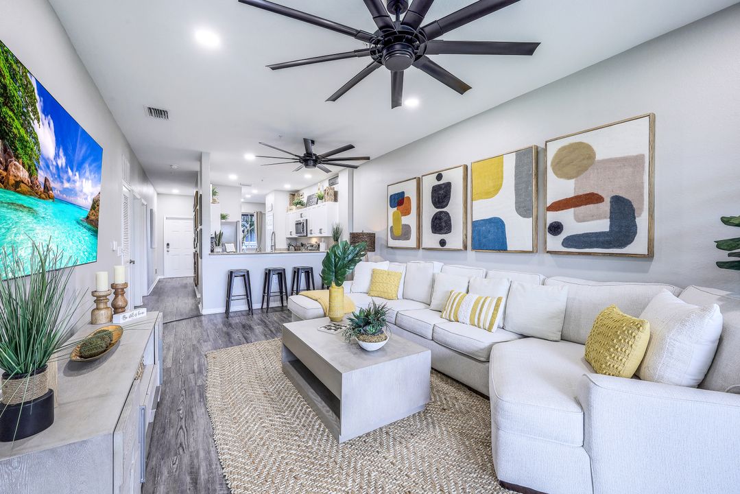 7950 Mahogany Run Ln #422, Naples, FL 34113