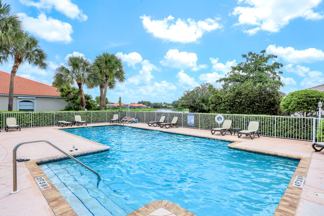 2041 Crestview Way, Naples, FL 34119