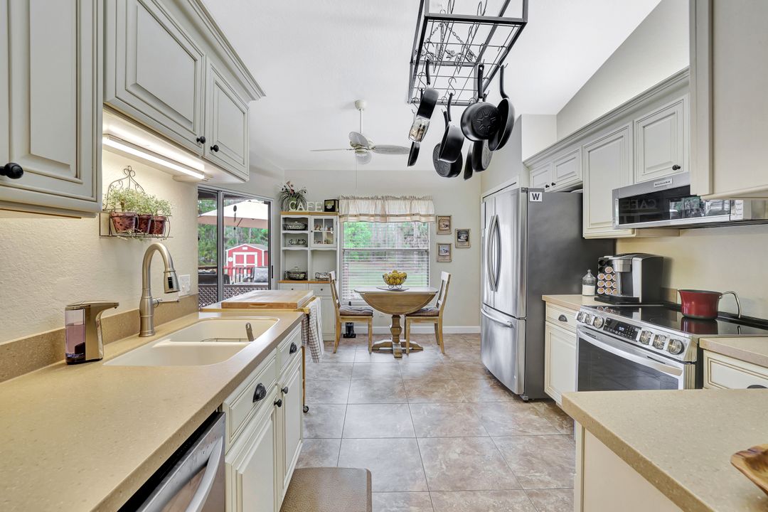 660 20th St SE, Naples, FL 34117