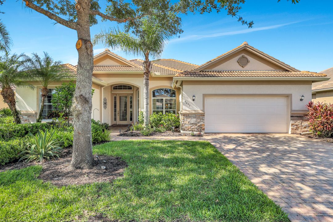 9693 Cobalt Cove Cir, Naples, FL 34120