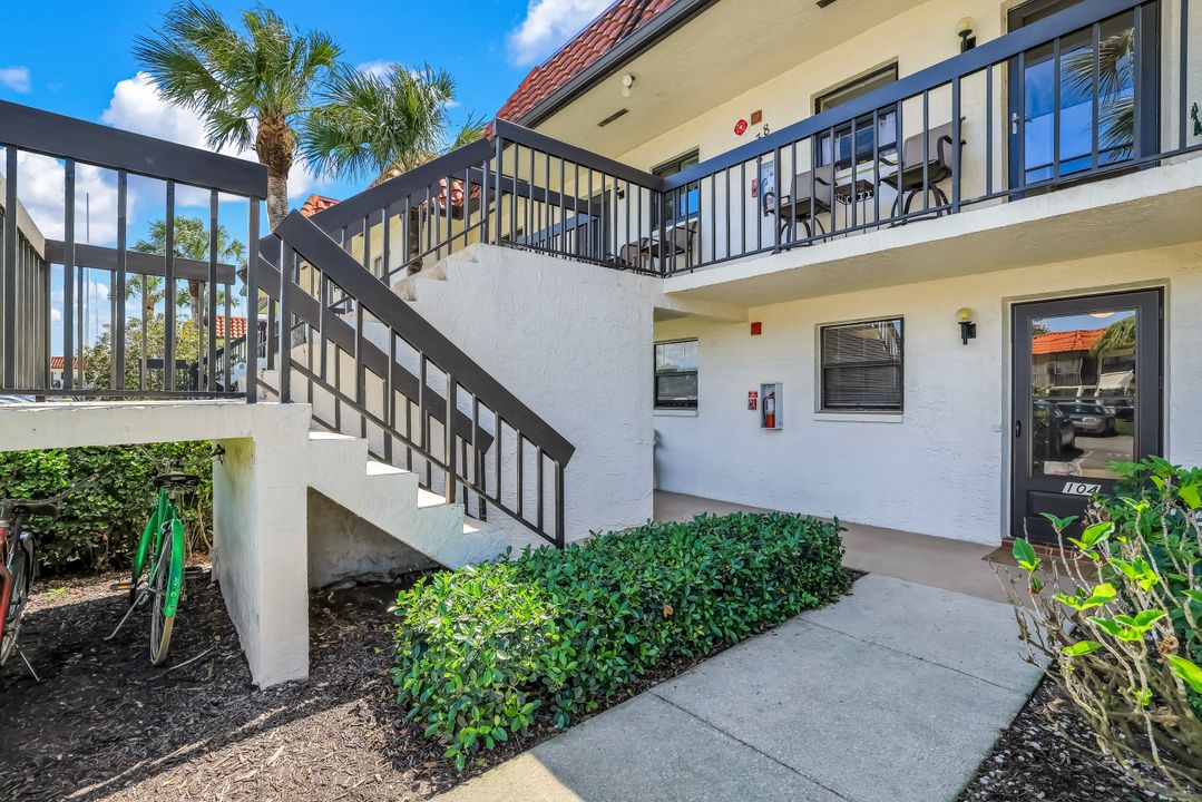 4338 27th Ct SW #104, Naples, FL 34116