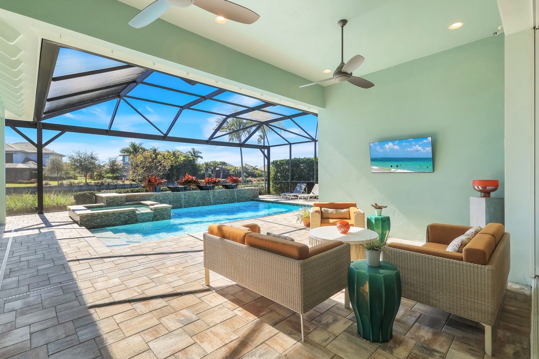 5750 Clarendon Dr, Naples, FL 34113