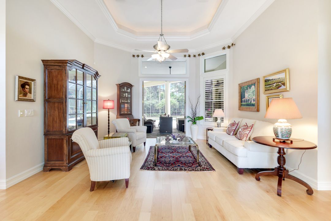 602 Springline Dr, Naples, FL 34102