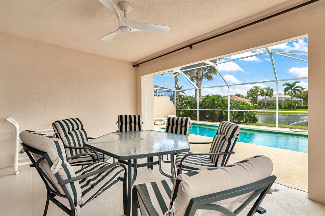 4307 Redonda Ln, Naples, FL 34119
