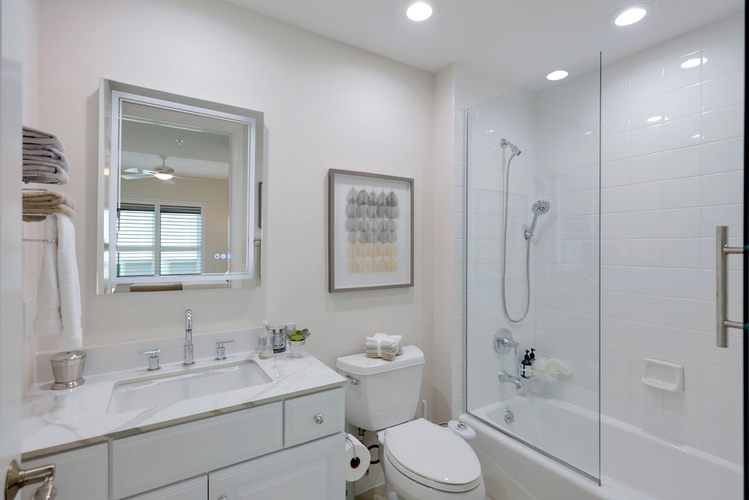 295 Grande Way #801, Naples, FL 34110