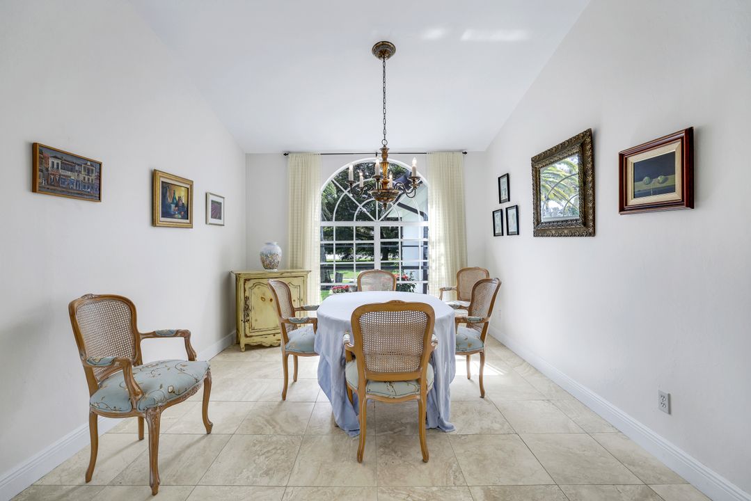 210 Belville Blvd, Naples, FL 34104