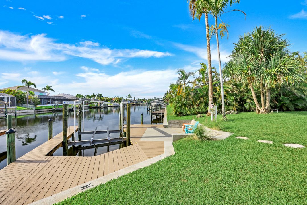 4913 SW 17th Pl, Cape Coral, FL 33914