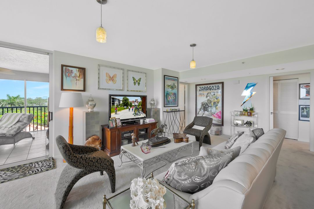 6573 Marissa Loop #303, Naples, FL 34108