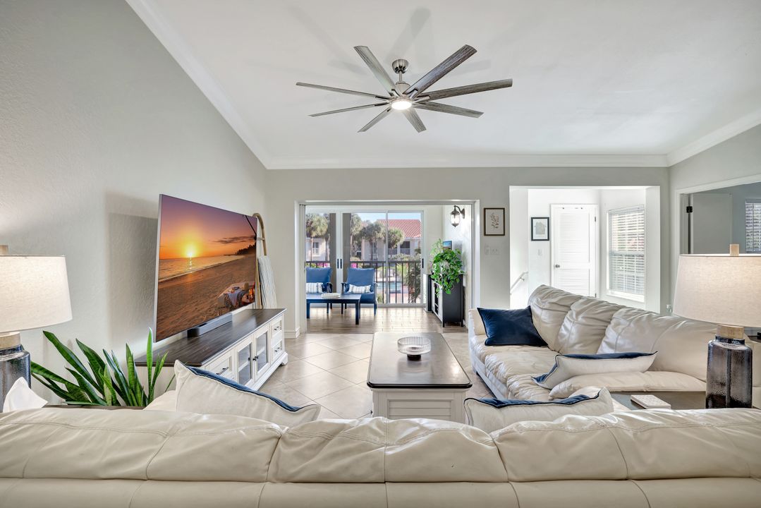 108 Siena Way #108, Naples, FL 34119