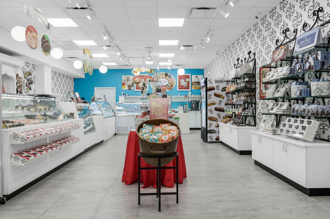 743 5th Ave S, Naples, FL 34102