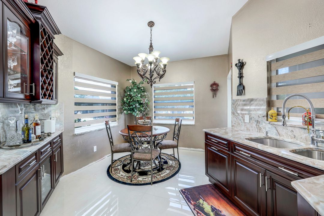 221 10th St SE, Naples, FL 34117