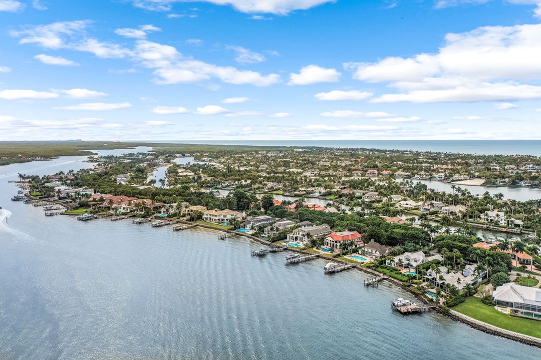 901 Galleon Dr, Naples, FL 34102