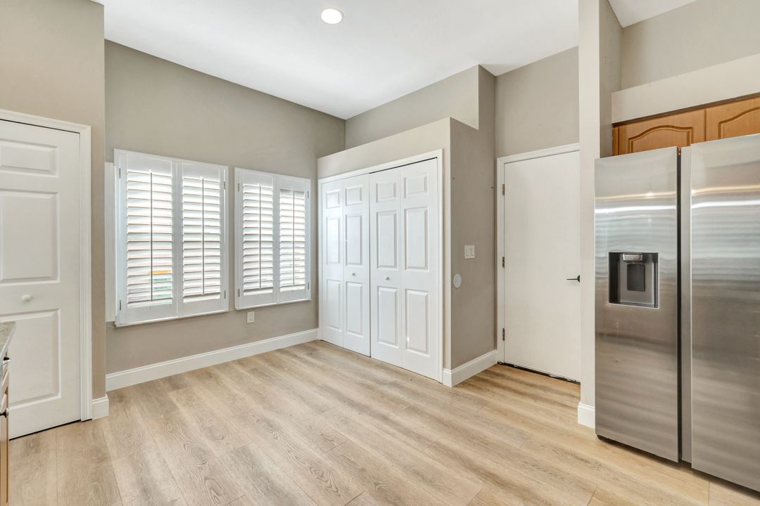 3650 Kent Dr, Naples, FL 34112