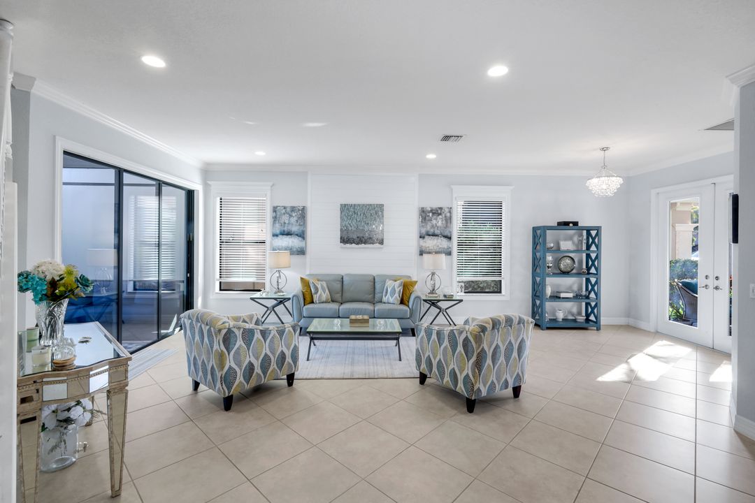 2735 Cinnamon Bay Cir, Naples, FL 34119