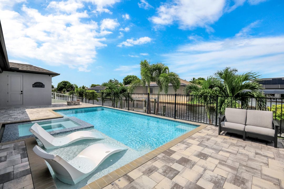 1909 SE 14th St, Cape Coral, FL 33990