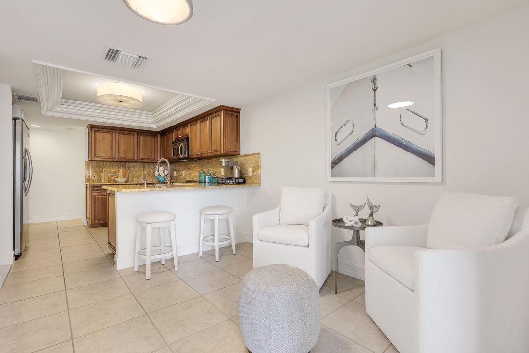 4451 Gulf Shore Blvd N #406, Naples, FL 34103